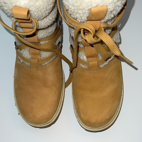 Timberland Leather Sherpa Slip on Boot -- 8M